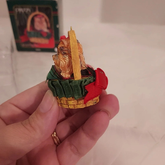 Carlton Cards Little Heirloom Treasures Yorkie Dog Christmas Tree Ornament - Picture 3 of 12
